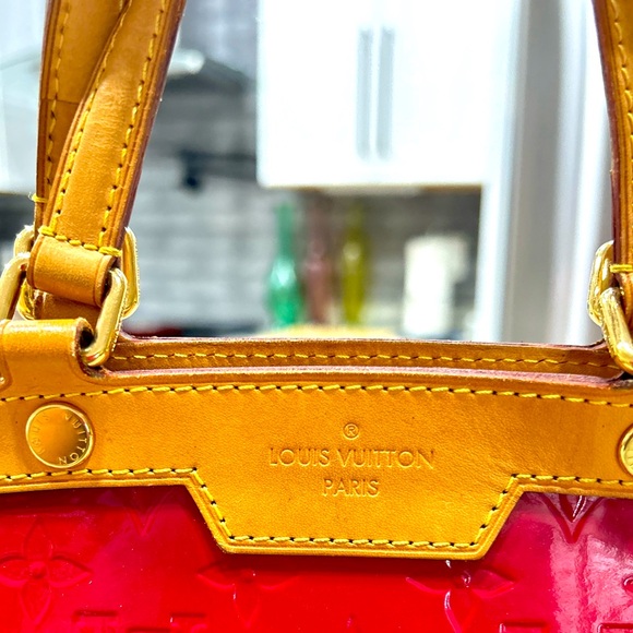 Louis Vuitton Red Vernis Leather MM Monogram Brea Bag w/LV Dust Bag - Picture 5 of 14